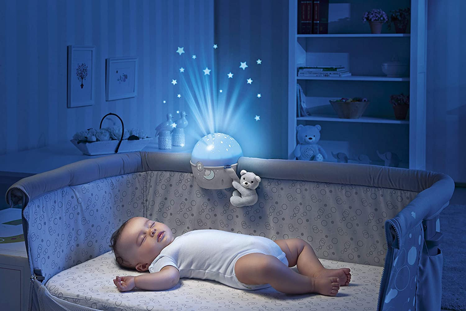 Chicco Next2Stars Baby Night Light with Plush Toy - Star Light Projector for Cots and Cribs, with Sound Sensor, 3 Light Effects and Music - 0+ Months, Beige